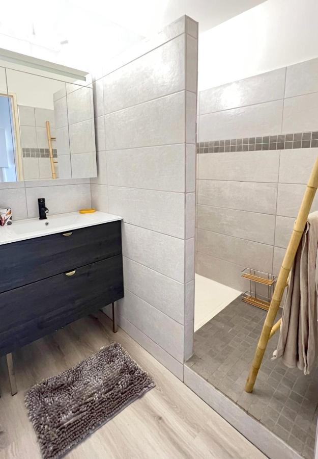 L'Eden Cocoon 3 Etoiles Proche Plage Saint Gilles Les Bains Екстериор снимка